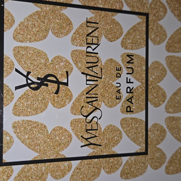 3D wooden luxury accents decor - Picture 3 of 3